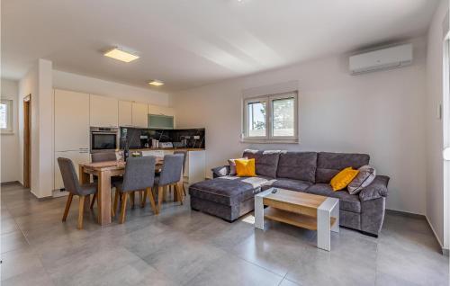Gorgeous Home In Pula