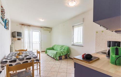 Beach Front Apartment In Pula With House Sea View