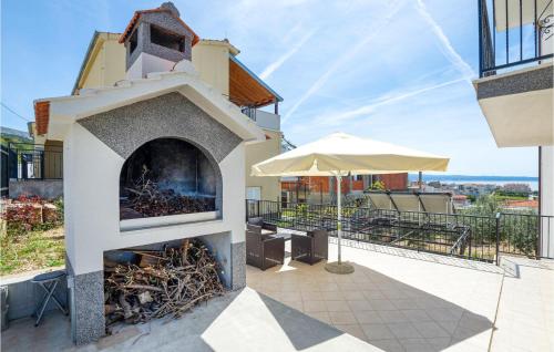 Nice Apartment In Podstrana With Wifi