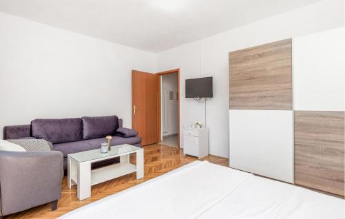 Fotografie z fotogalerie ubytování Gorgeous Apartment In Pag With Wifi v destinaci Pag