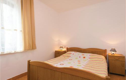 Gorgeous Apartment In Okrug Gornji With Wifi