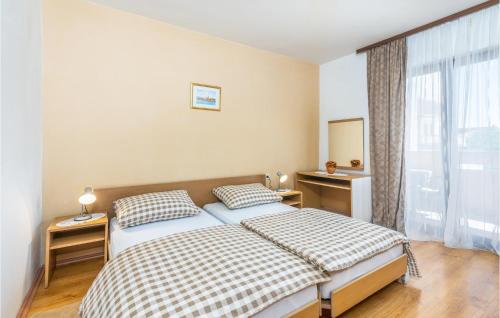 Gorgeous Apartment In Krk With Wifi