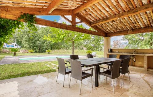 Κήπος έξω από το Lovely Home In Fayence With Wifi