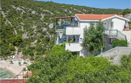 Nespecifikovaný výhled na hory nebo výhled na hory při pohledu z apartmánu