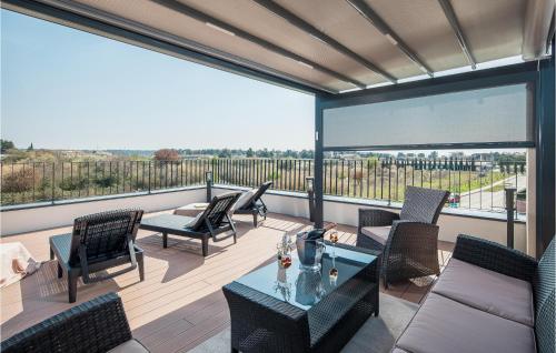 Balkón nebo terasa v ubytování Stunning Home In Novigrad With Jacuzzi