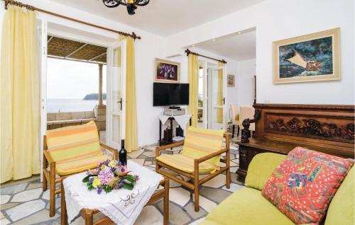 Two-Bedroom Holiday Home In Dubrovnik