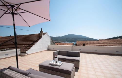 Three-Bedroom Holiday Home In Vela Luka