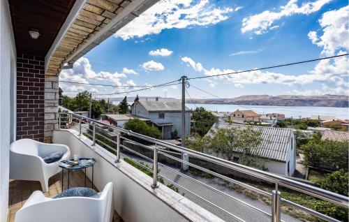 2 Bedroom Gorgeous Home In Karlobag