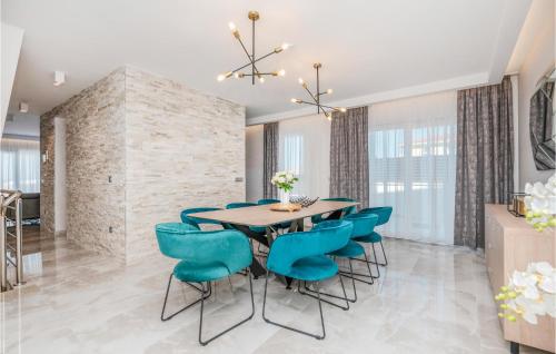Gorgeous Home In Makarska