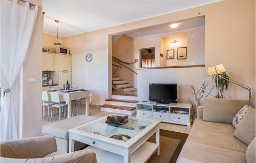 Χώρος καθιστικού στο Gorgeous Home In Liznjan With Wifi