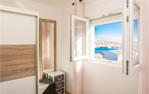 Stunning Apartment In Pag With Wifi