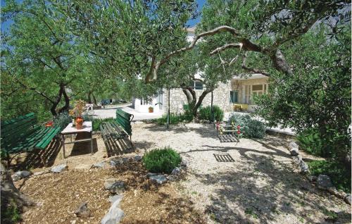 Two-Bedroom Apartment With Sea View In Makarska