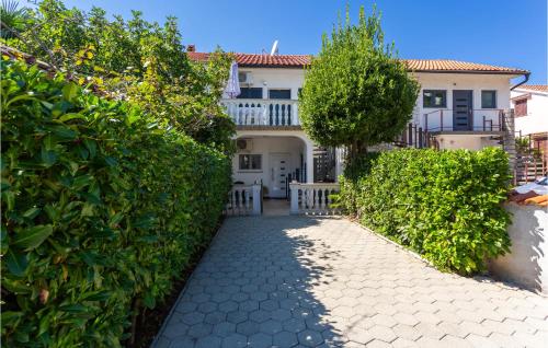 Awesome Apartment In Malinska With Wifi