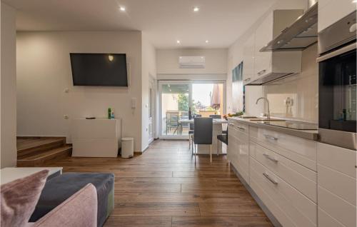Nice Apartment In Zadar