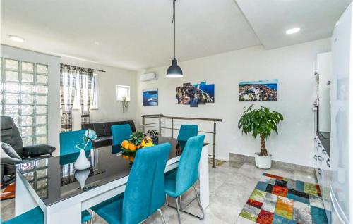 Gorgeous Apartment In Sibenik With Sauna
