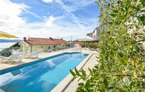 Two-Bedroom Apartment In Lokva Rogoznica