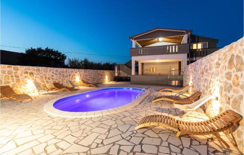 5 Bedroom Gorgeous Home In Podlug