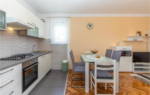 Nice Apartment In Crikvenica With House Sea View