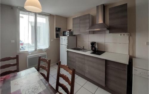 Photo de la galerie de l'établissement Stunning Apartment In Balaruc Les Bains, à Balaruc-les-Bains