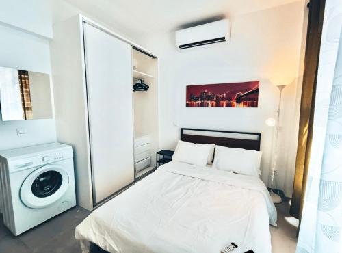 Metro Avenida de America 02