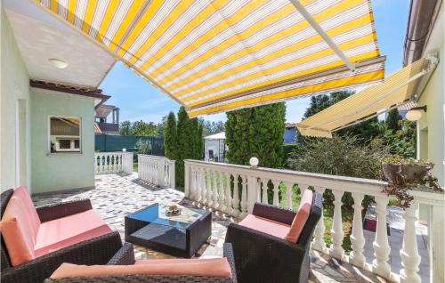 Lovely Apartment In Valtura With Wifi