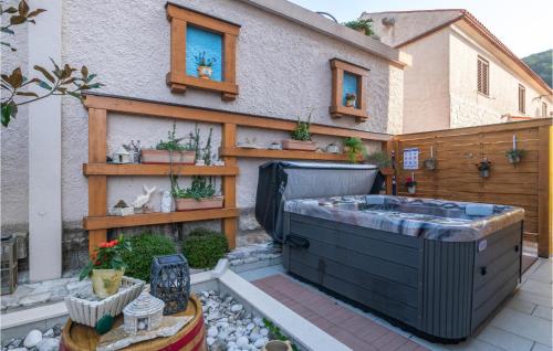 Patio nebo venkovní prostory v ubytování Stunning Home In Krnica With Kitchen