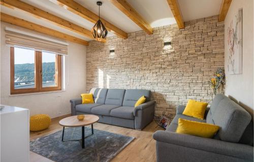 Posezení v ubytování Stunning Home In Krnica With Kitchen