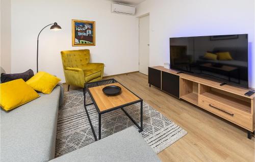 1 Bedroom Nice Apartment In Pula