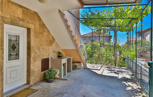 Beautiful Apartment In Trogir With Wifi