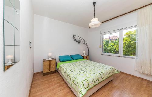 Beautiful Apartment In Trogir With Wifi