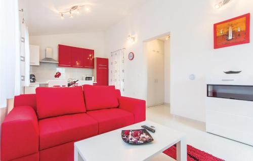 1 Bedroom Lovely Home In Pula