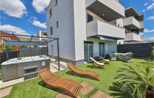 Awesome Apartment In Seget Donji