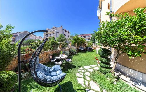 Three-Bedroom Apartment In Kastel Kambelovac