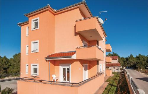 Four-Bedroom Apartment In Sibenik