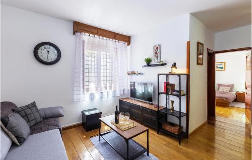 1 Bedroom Gorgeous Apartment In Pula