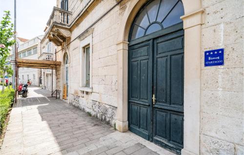 2 Bedroom Lovely Apartment In Dubrovnik