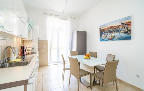2 Bedroom Lovely Apartment In Dubrovnik