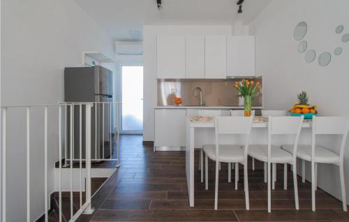 Amazing Apartment In Okrug Gornji