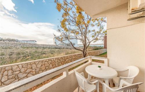 Μπαλκόνι ή βεράντα στο Amazing Apartment In Kustici