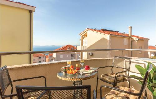 Two-Bedroom Apartment In Makarska