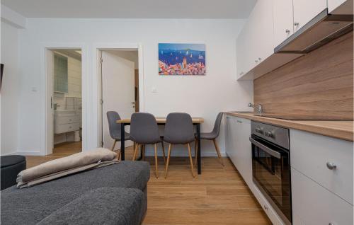 Awesome Apartment In Zadar With Wifi