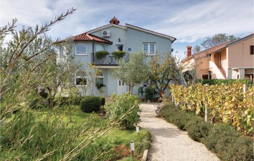 Amazing Apartment In Fazana With Wifi