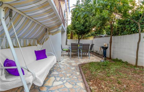 2 Bedroom Stunning Apartment In Selce