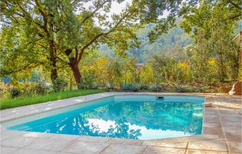 Πισίνα στο ή κοντά στο 3 Bedroom Amazing Home In Callian