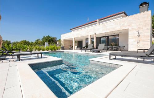 Cozy Home In Cista Velika With Sauna