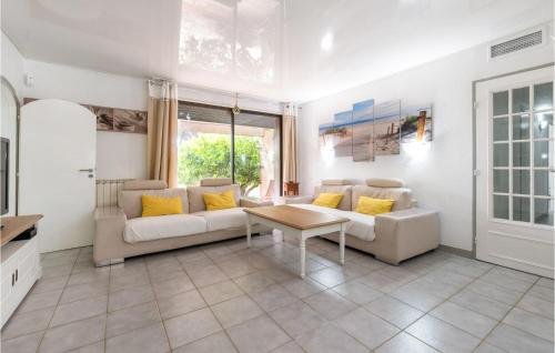 Photo de la galerie de l'établissement Gorgeous Home In Vias, à Vias