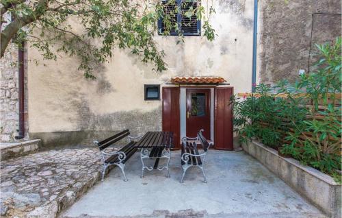 Gorgeous Apartment In Novi Vinodolski With Wifi