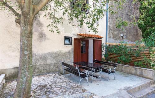 Gorgeous Apartment In Novi Vinodolski With Wifi