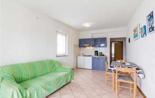Beach Front Apartment In Pula With House Sea View