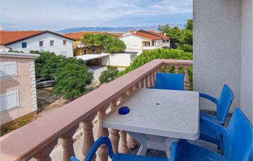 Stunning Apartment In Vir With Wifi